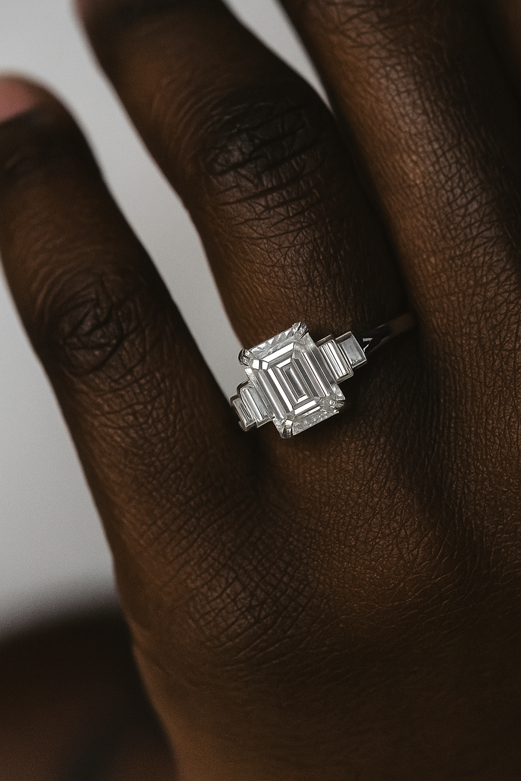 18K-gold Gatsby Three-Stone Engagement Lab-grown Diamond Ring（1ct/E/VS2）