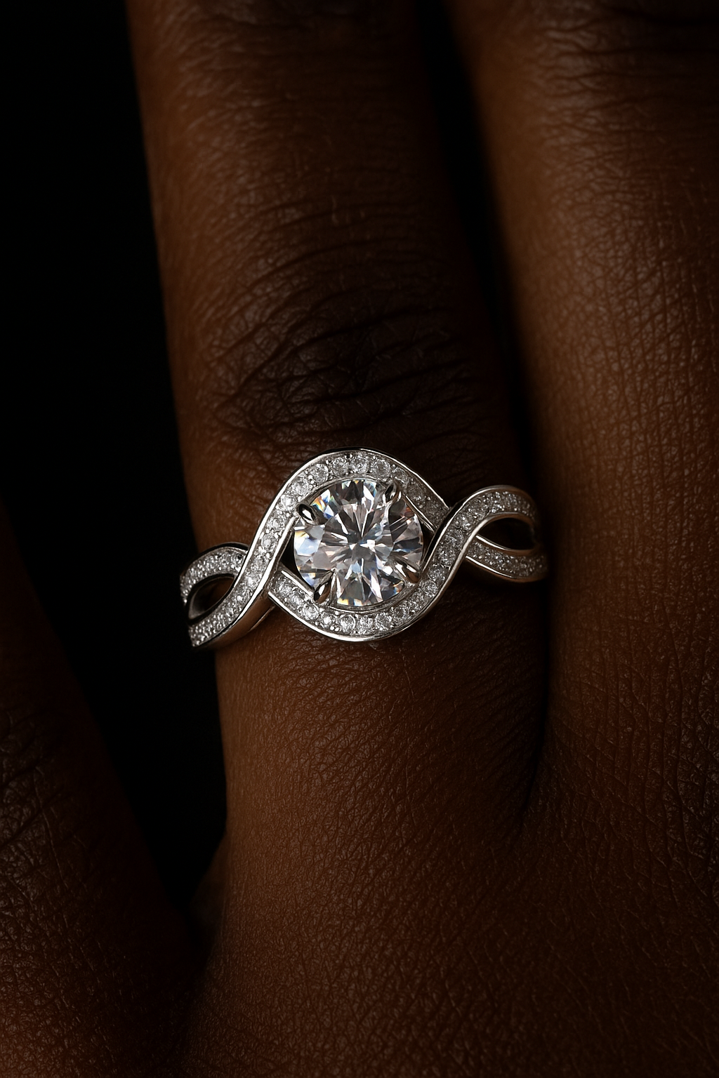 18K-gold Twisted Shank Halo Lab-Grown Diamond Ring