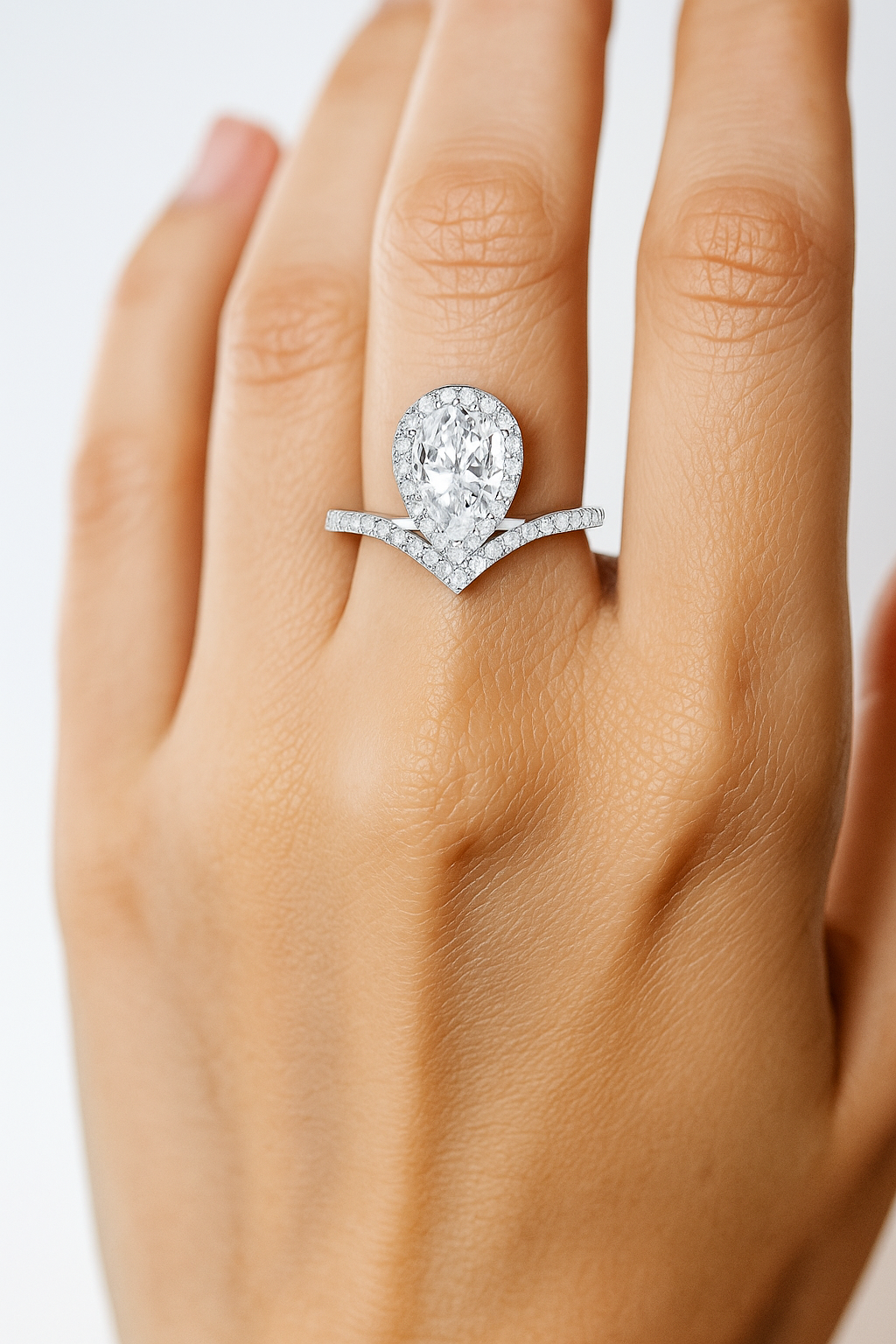 18K-gold Joséphine Aigrette Lab-grown Diamond Engagement Ring