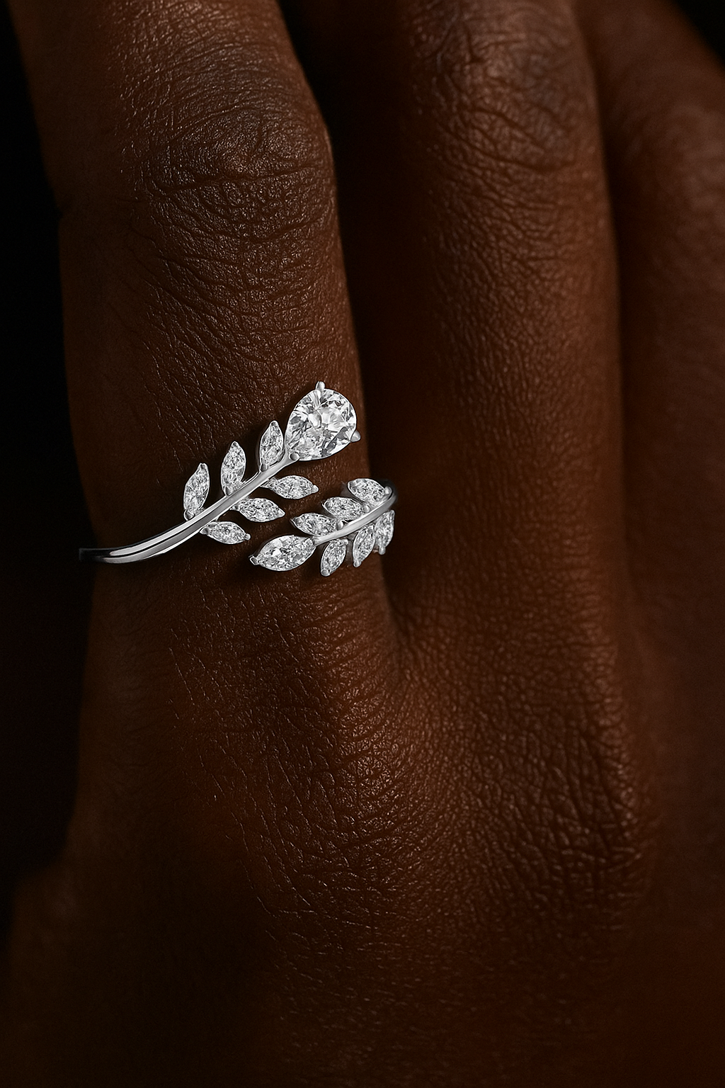 18K-gold Leaf Lab-Grown Diamond Ring